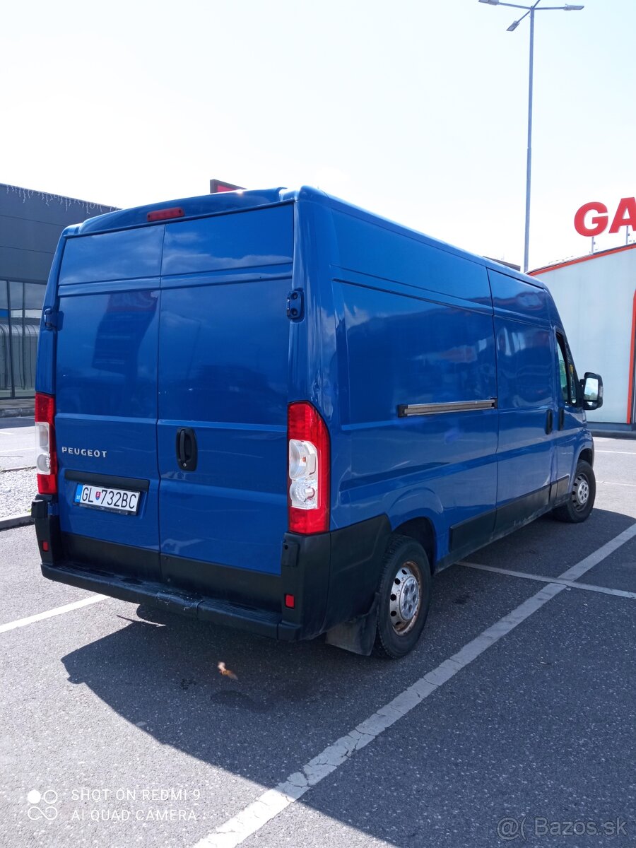 Predám Peugeot Boxer 2,2 HDI .