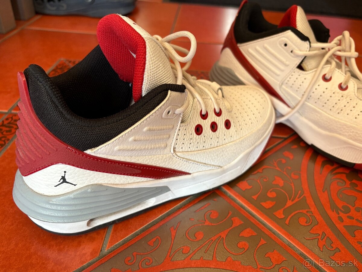 Tenisky Jordan 39
