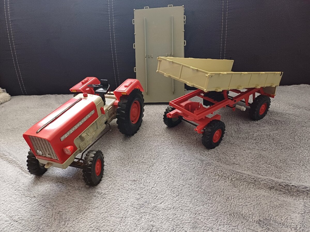 Predám traktor piko anker.