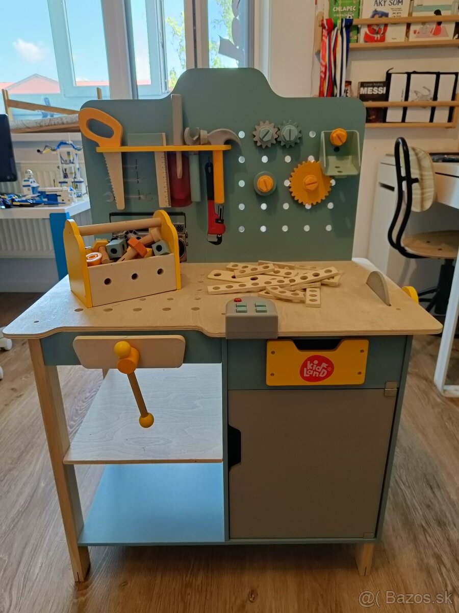 Detský pracovný stolík