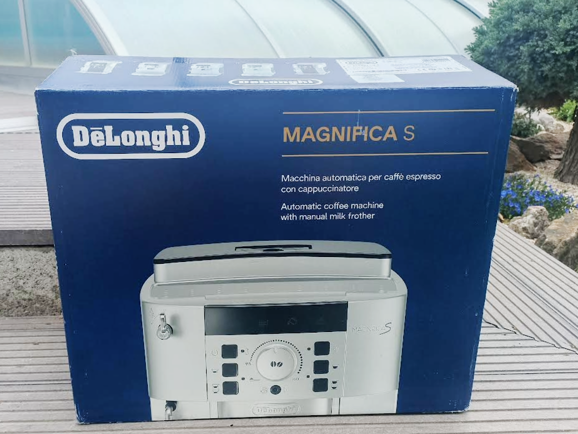 Automatický kávovar De'Longhi Magnifica S Ecam 22.112 B čie