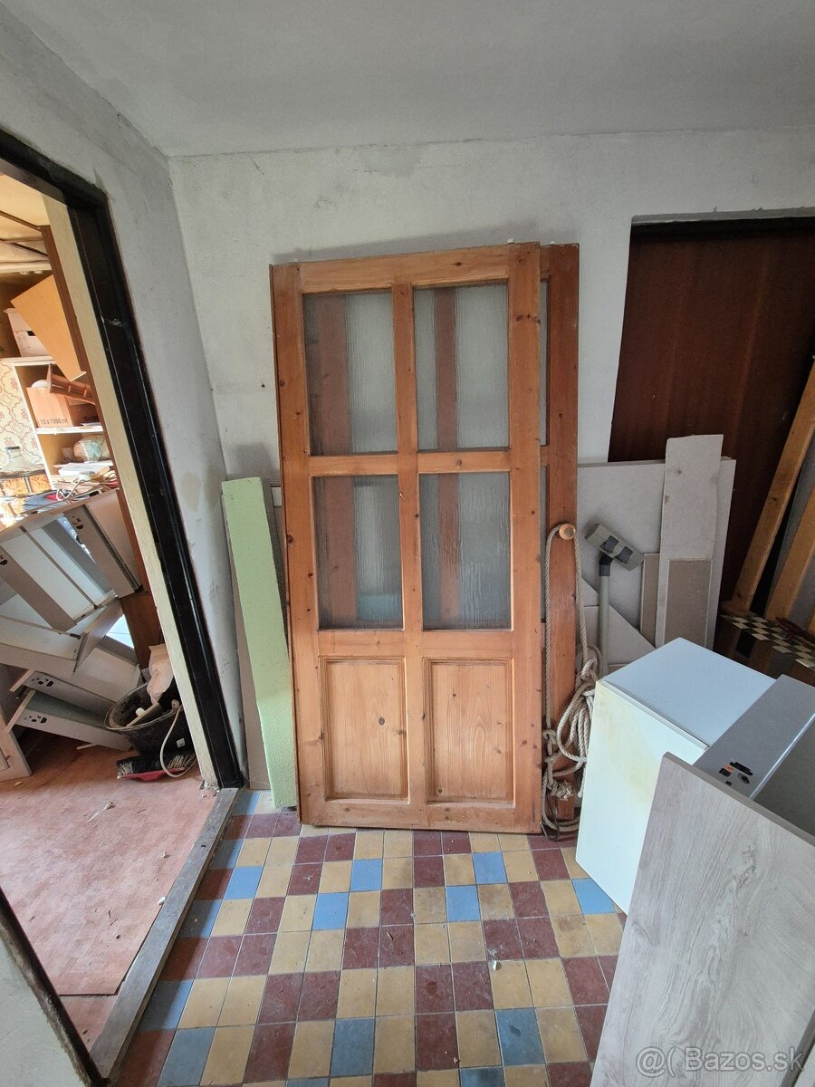 Zásuvacie dvere z masivu
