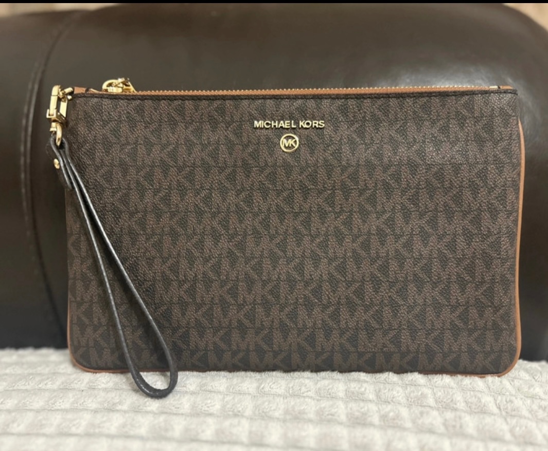 Michael Kors Pouchette