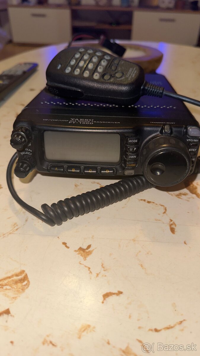 Yaesu ft100D
