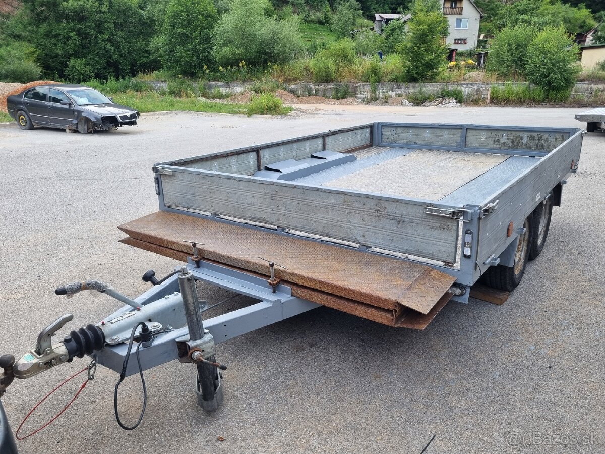 Prepravnik strojov nákladný 3500kg