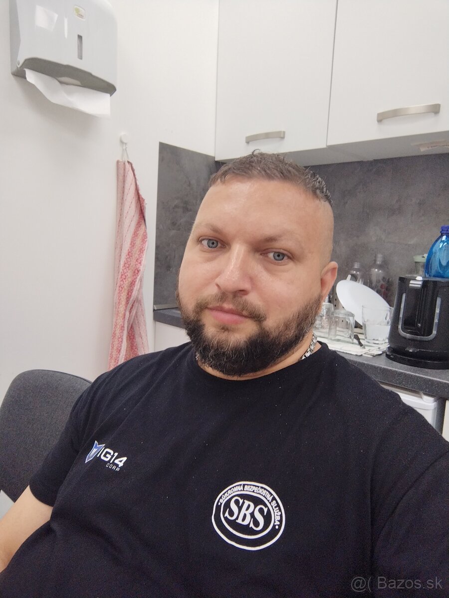 Dobrý deň hľadám si brigádu ponúkam svoje služby