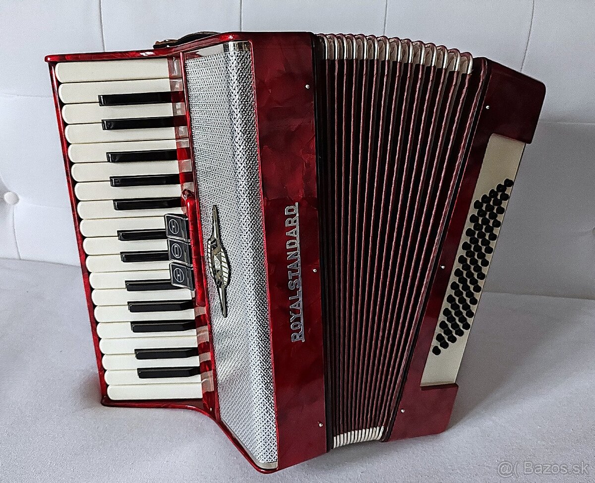 Predam akordeon ROYAL STANDARD 60 bas.