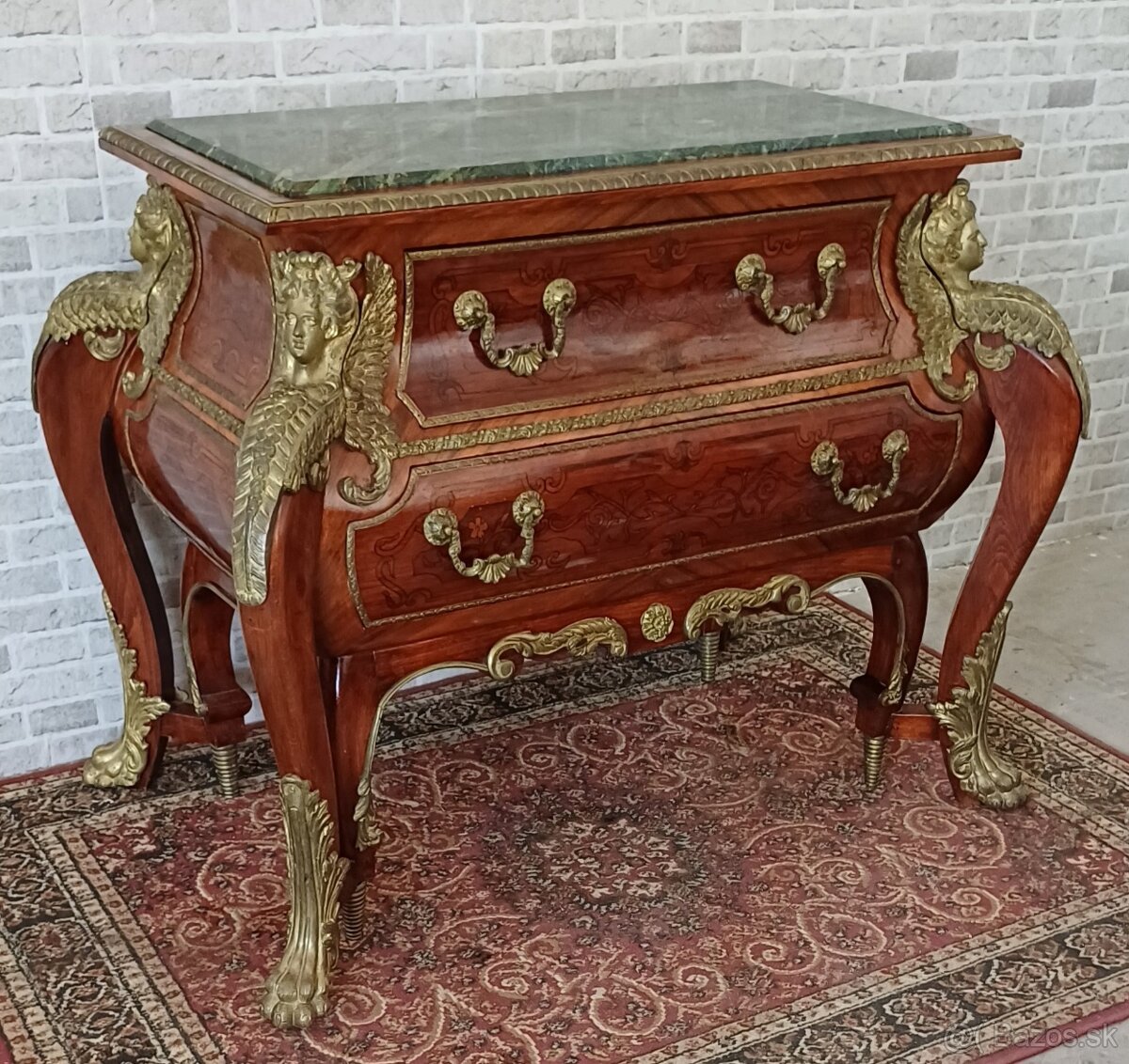 Staroẓ̌itný nábytok