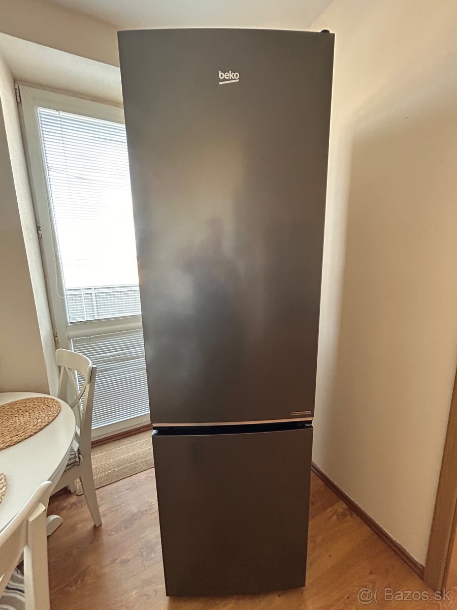 Chladnička s mrazničkou BEKO