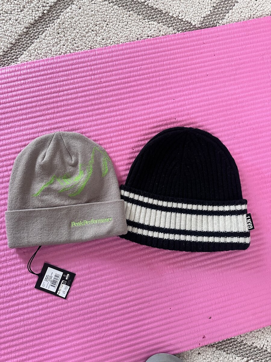 Čiapky Gant a peak performance