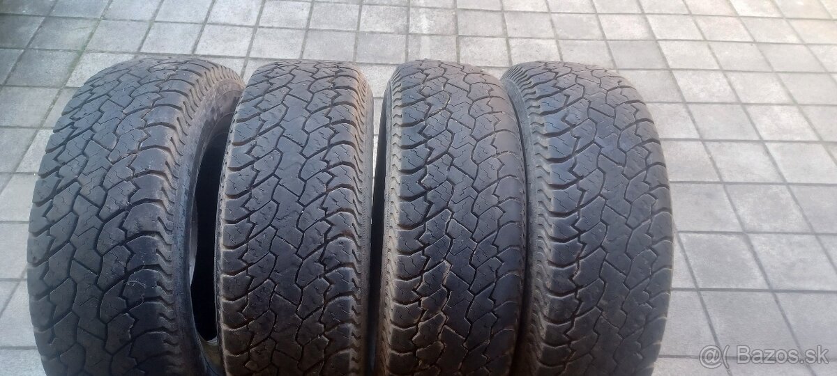 A/T pneu 245/75 R16