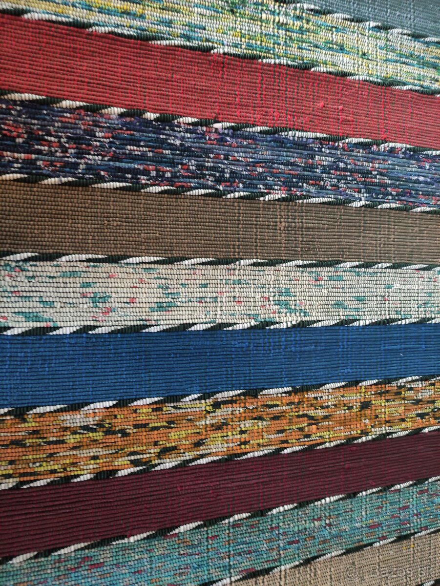 Rucne tkany koberec - dedinsky styl