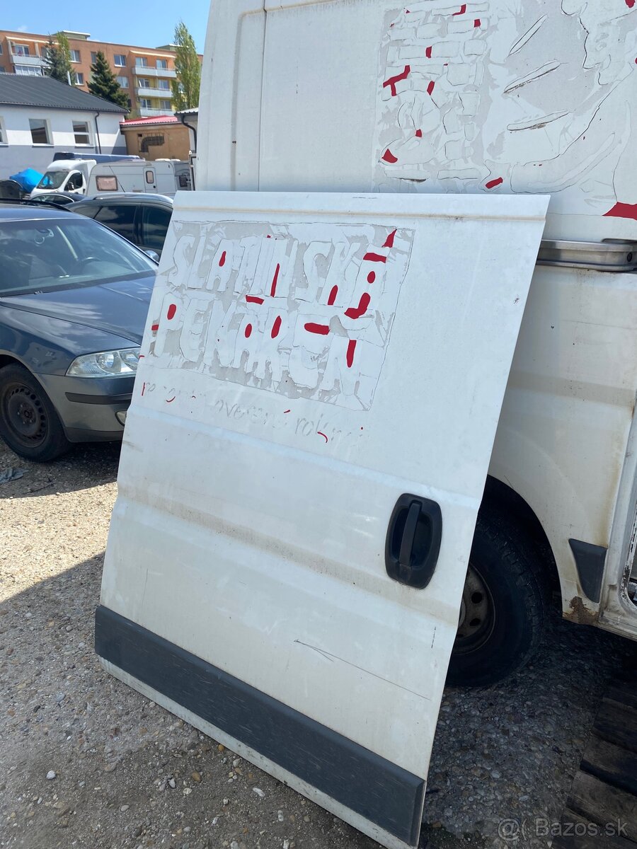 Peugeot Boxer bočné posuvné dvere