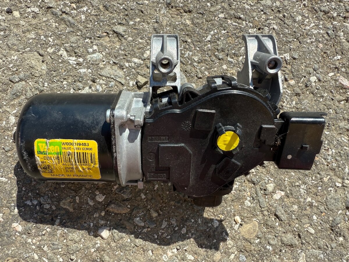 MOTORČEK STIERAČOV CITROEN C4 CACTUS 9801001580
