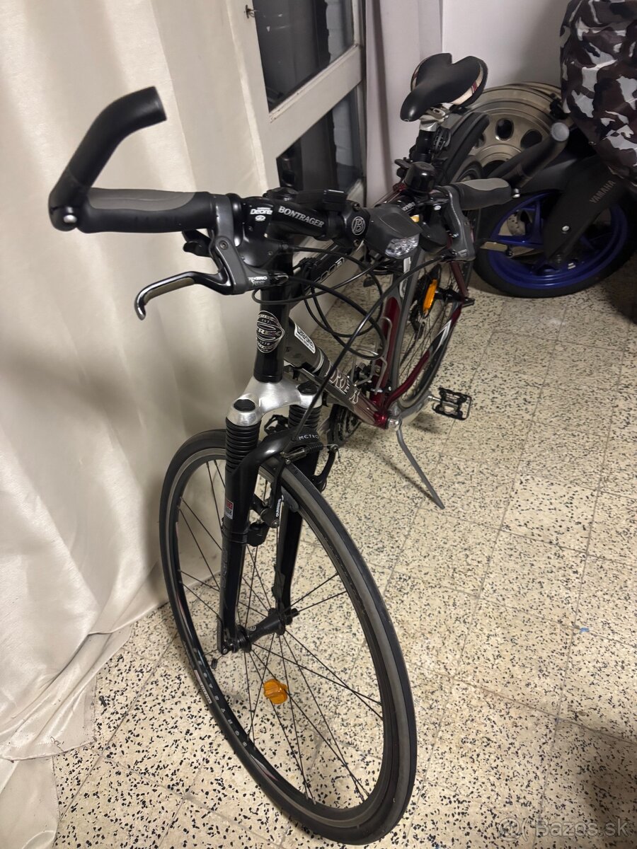 Bicykel TREK