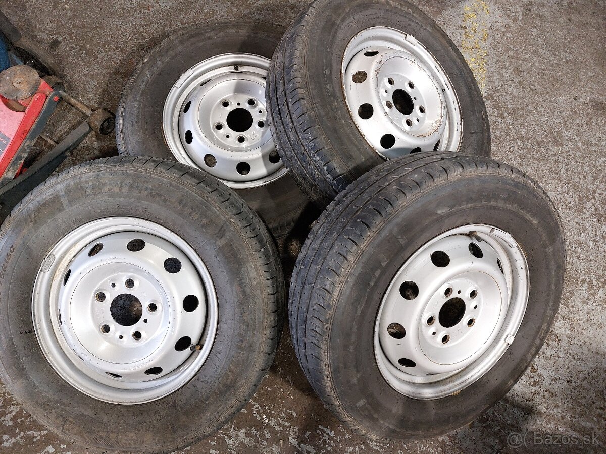 215/75 R16C