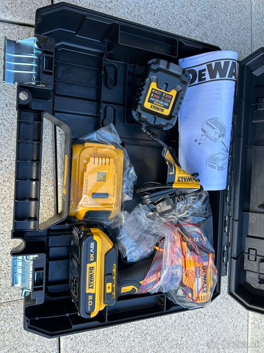 Dewalt DCD777D2T aku vrtací šroubovák 18V 2x2Ah