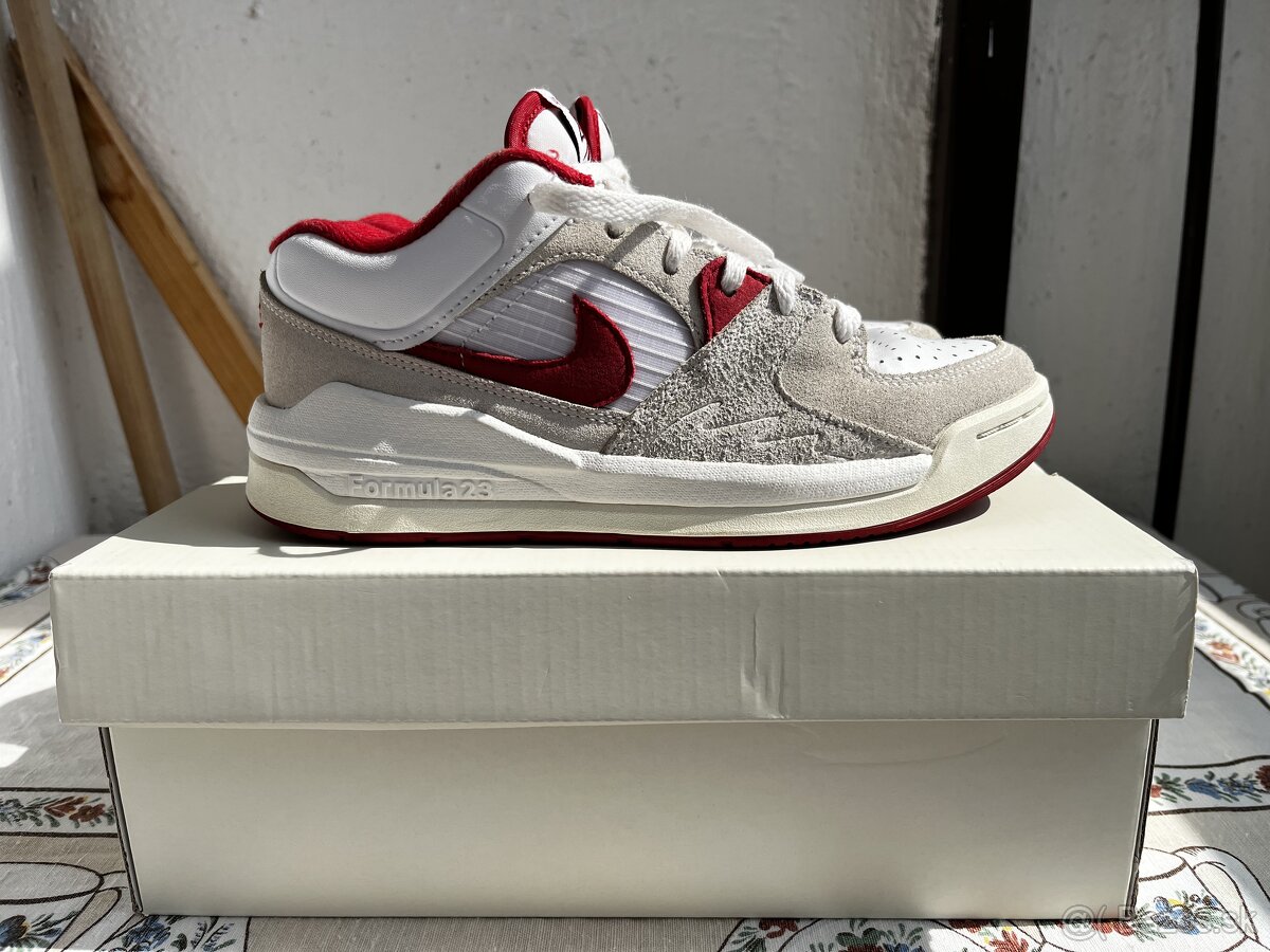 Nike Jordan Stadium 90