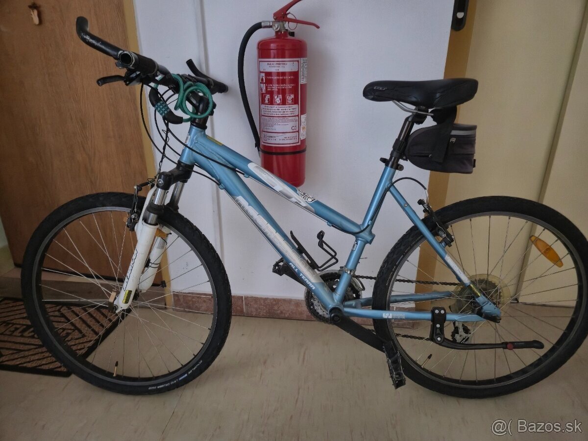Krásny ako nový dámsky bicykel GT AGRESSOR LADY