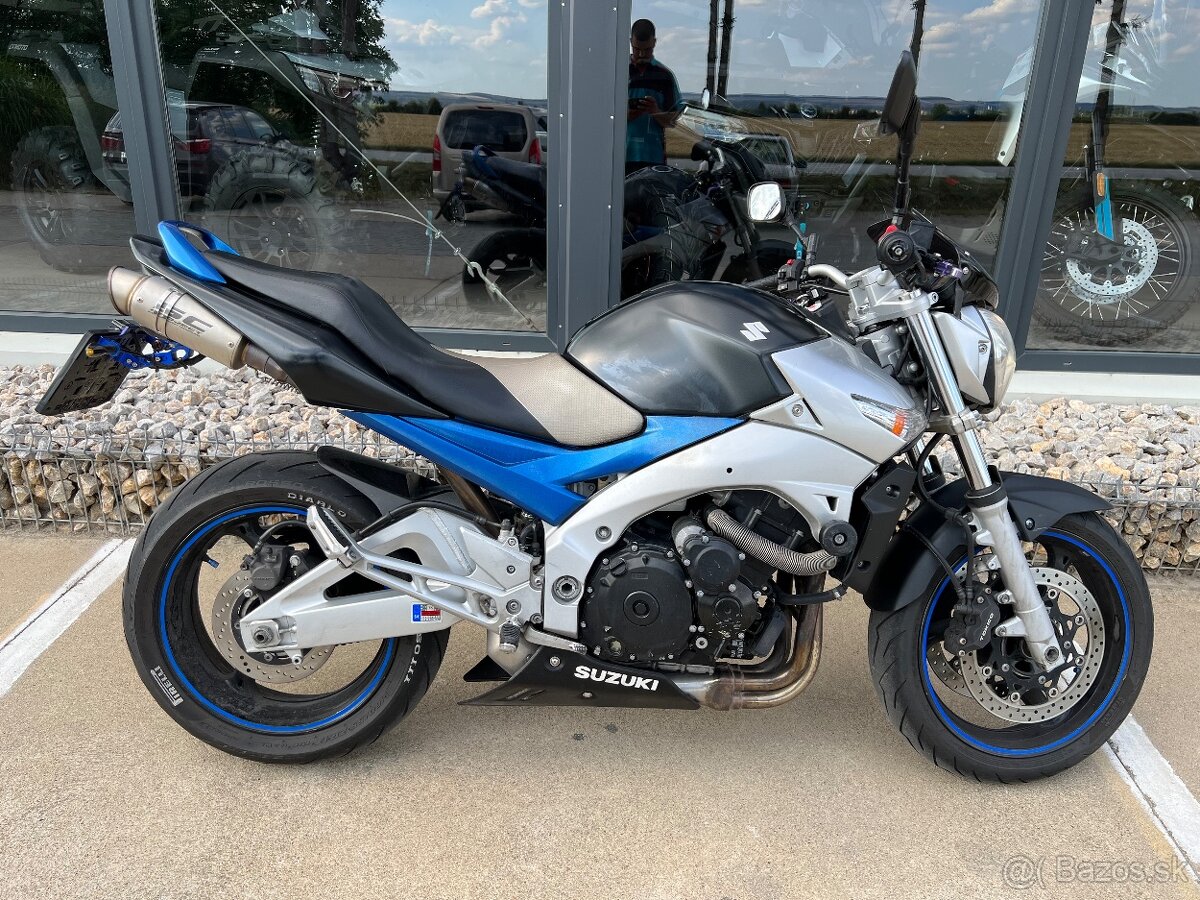 Suzuki GSR 600