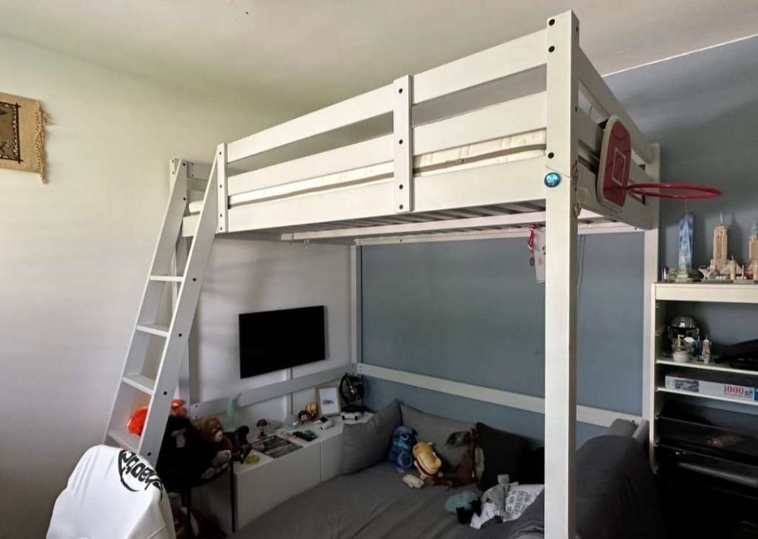 Stora ikea posteľ s matracom