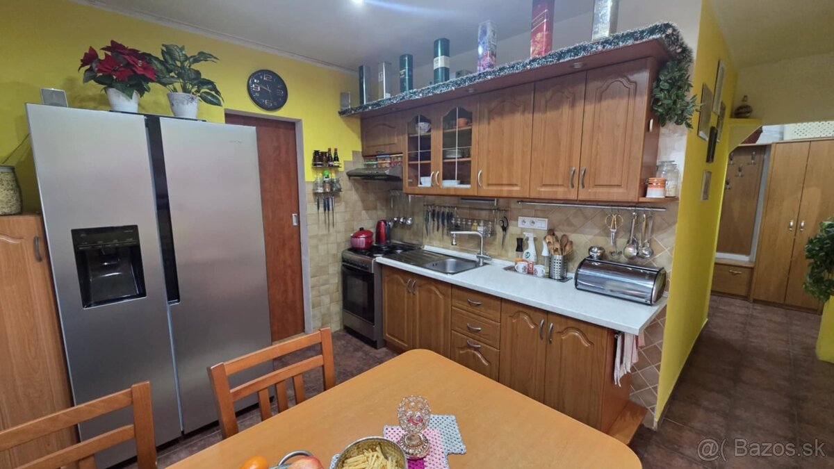 3-4 i byt s parkovacím miestom, balkónom, pivnicou Šaľa-Veča