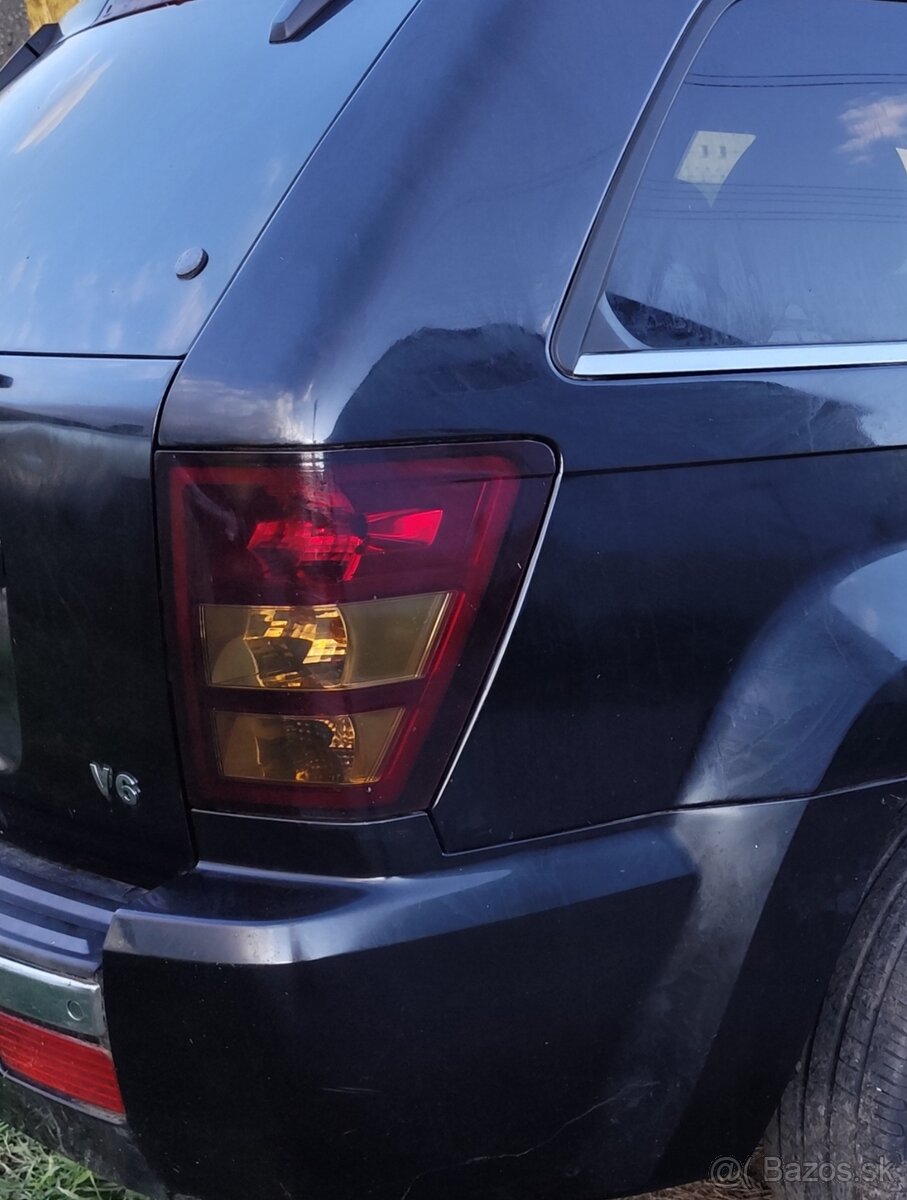 Predam zadne svetla na jeep Grand Cherokee wk wh