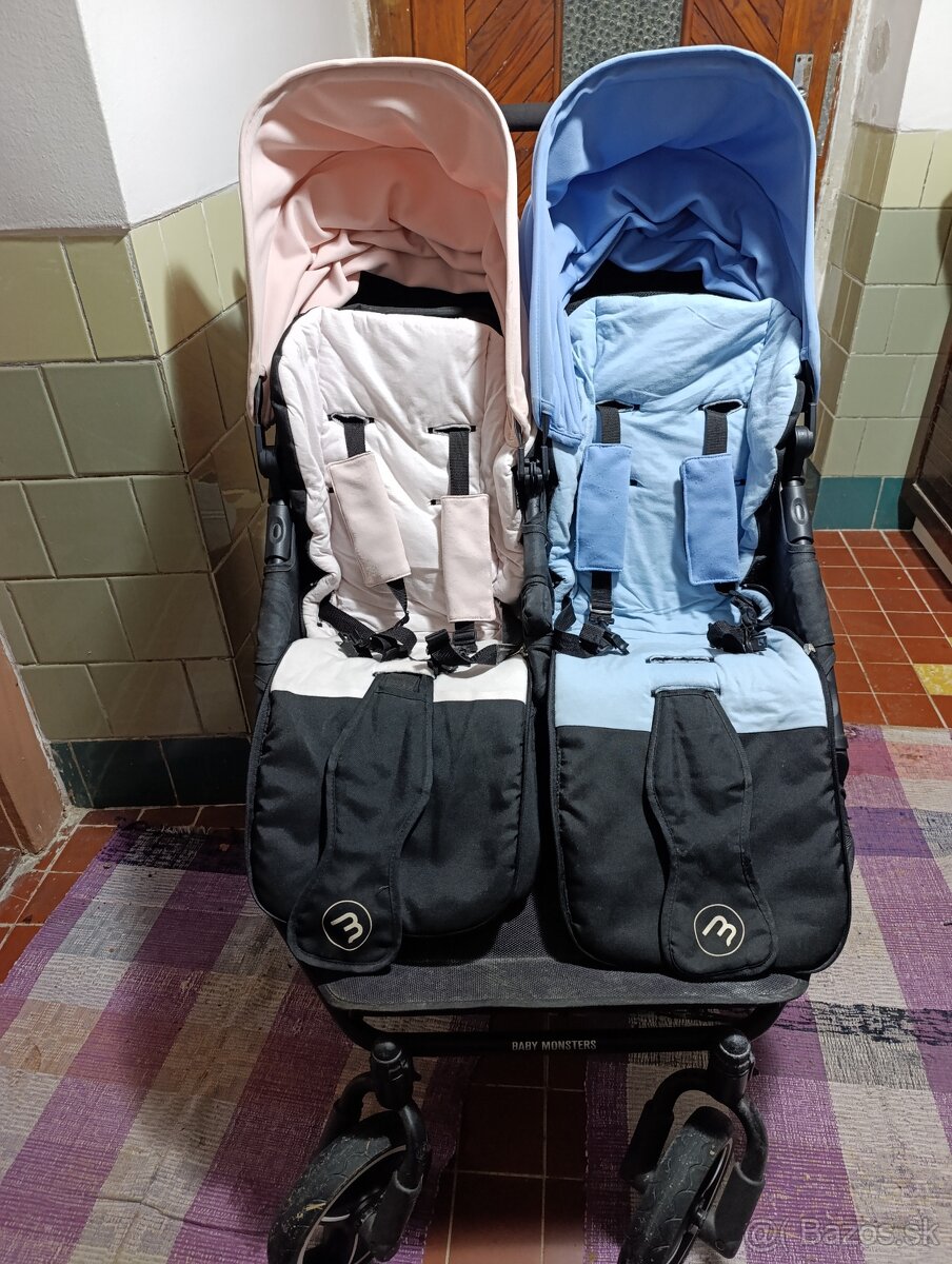 Kočiar pre dvojičky