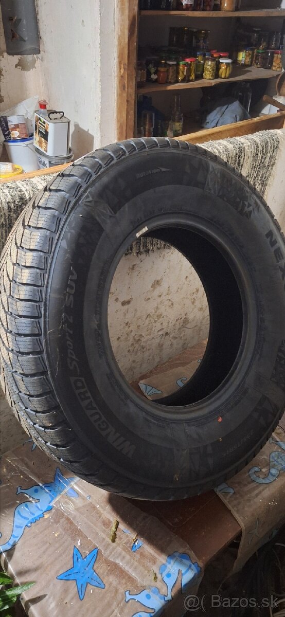 Nexen 235/75R15