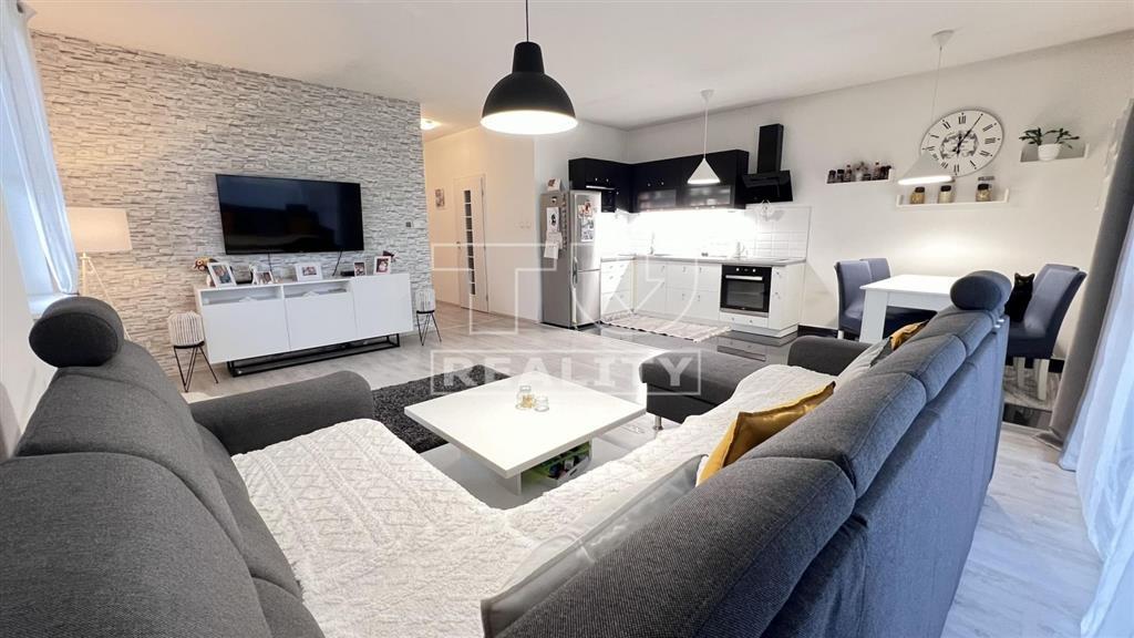 Útulný, moderný 3 izbový byt 96m2 s parkovaním 38m2,...