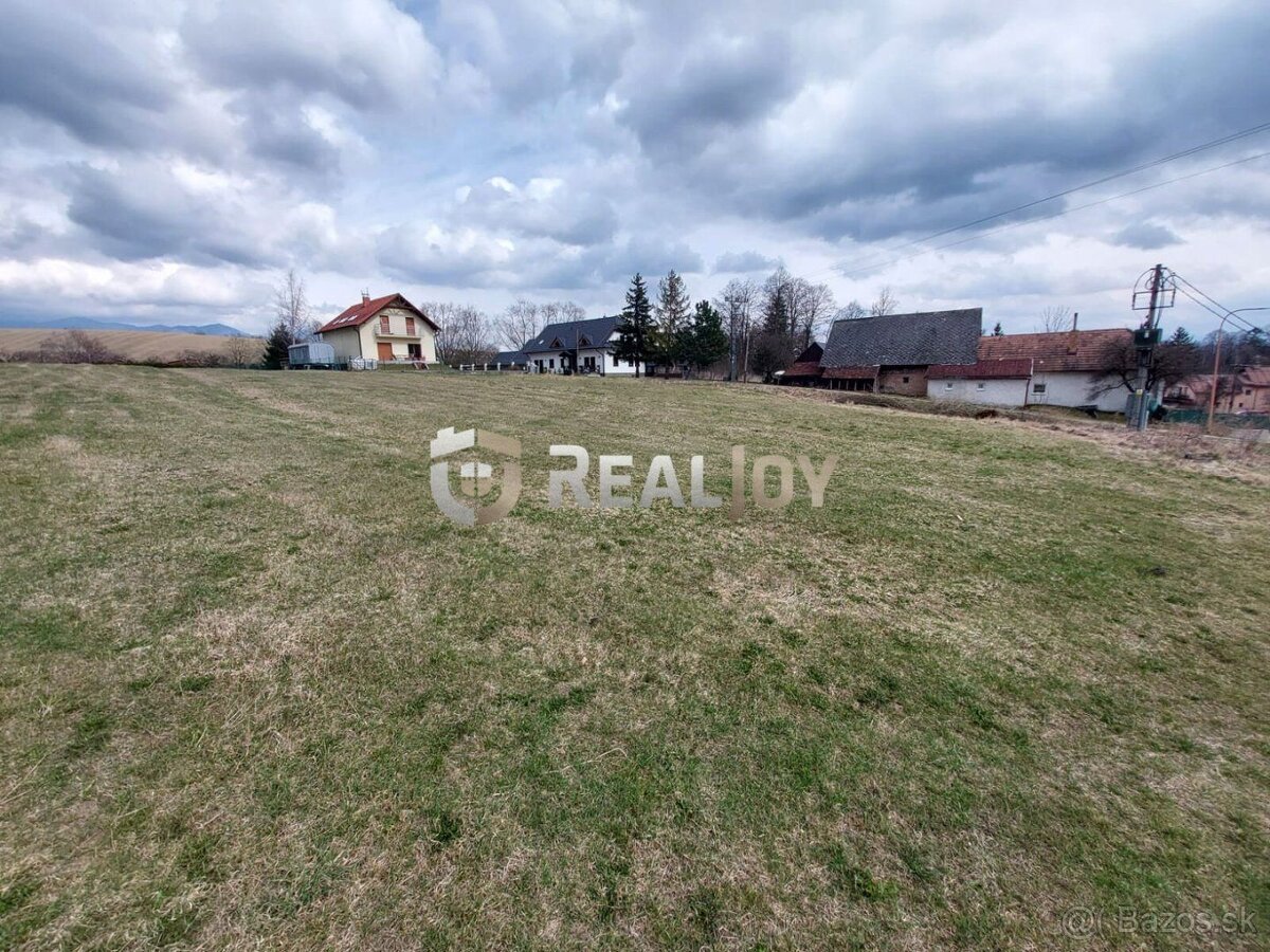 Stavebný pozemok 827 m2 Ižipovce