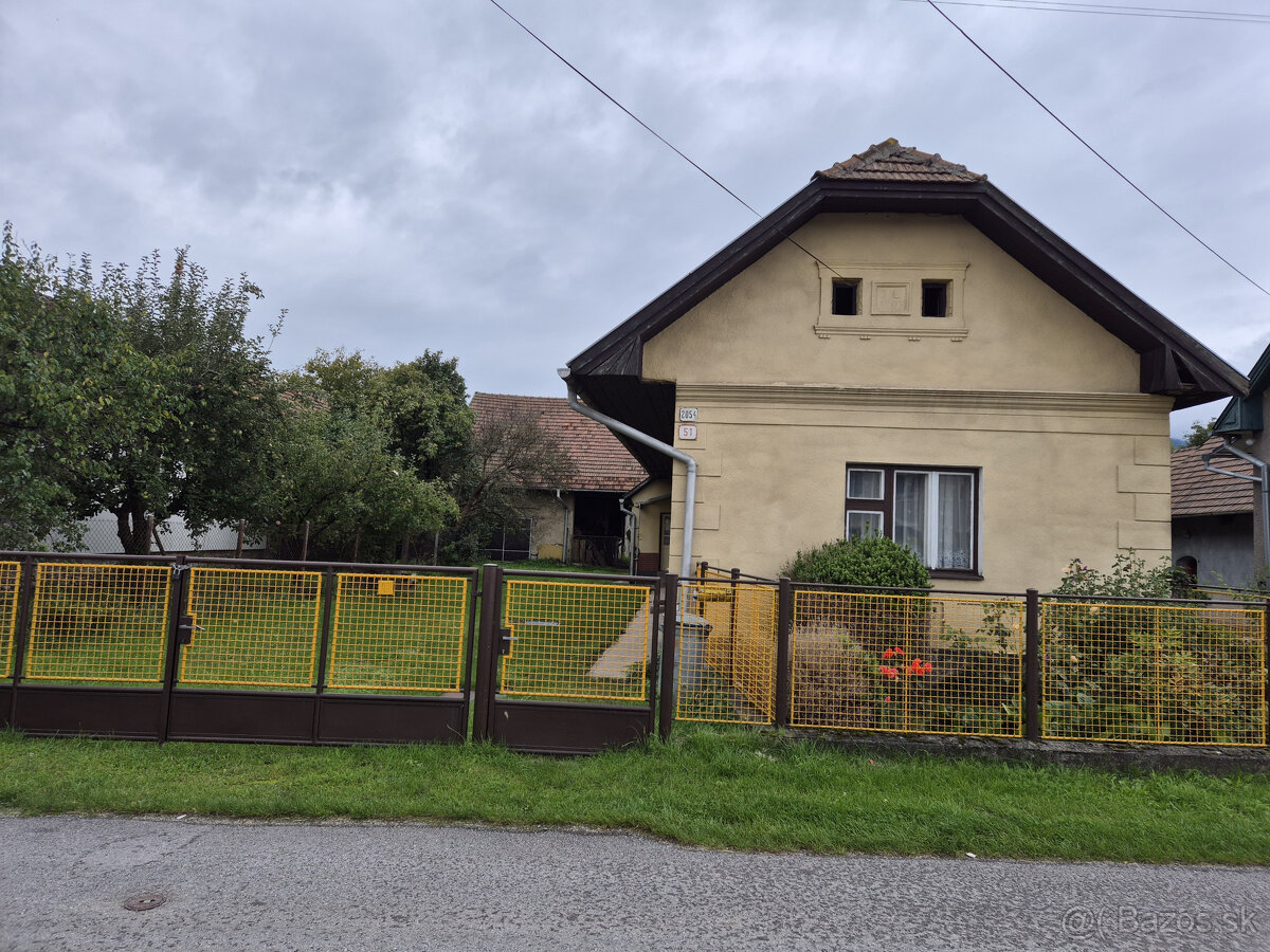 Predaj staršieho rodinného domu s veľkým pozemkom na začiatk