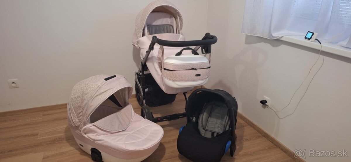Kočiar 3v1 ružový