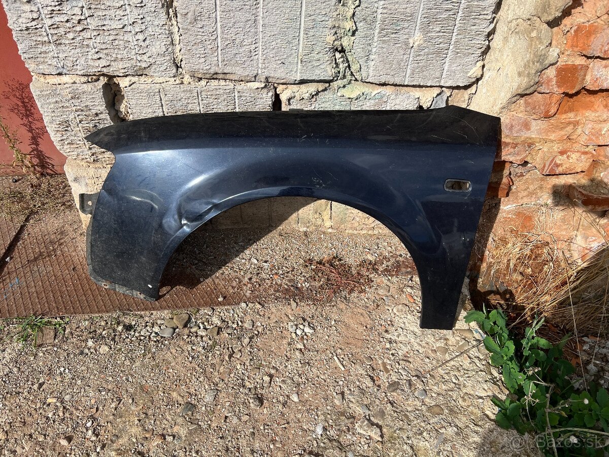 Audi A4 B6 ľavý predný blatník