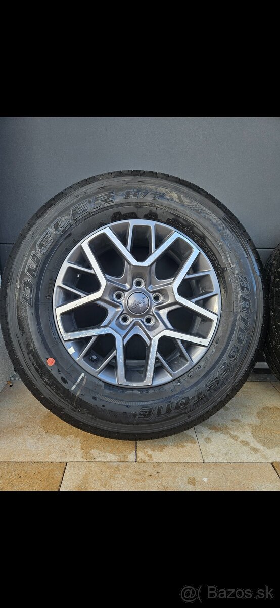 Jeep WRANGLER Rubicon 255/70 R18 úplne nové -