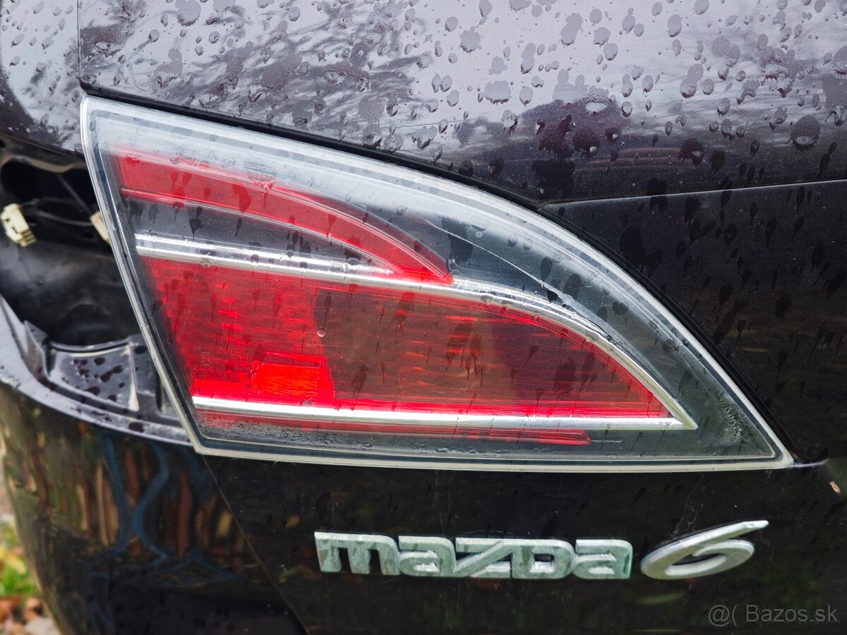 Mazda 6 GH zadné stredné svetlo na Kombi.