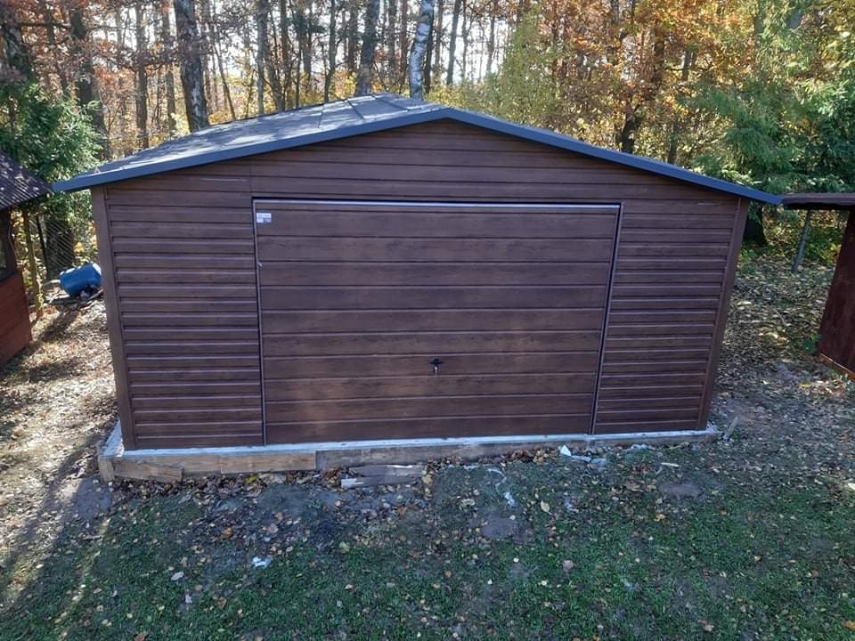 Plechová garáž 5x6m.