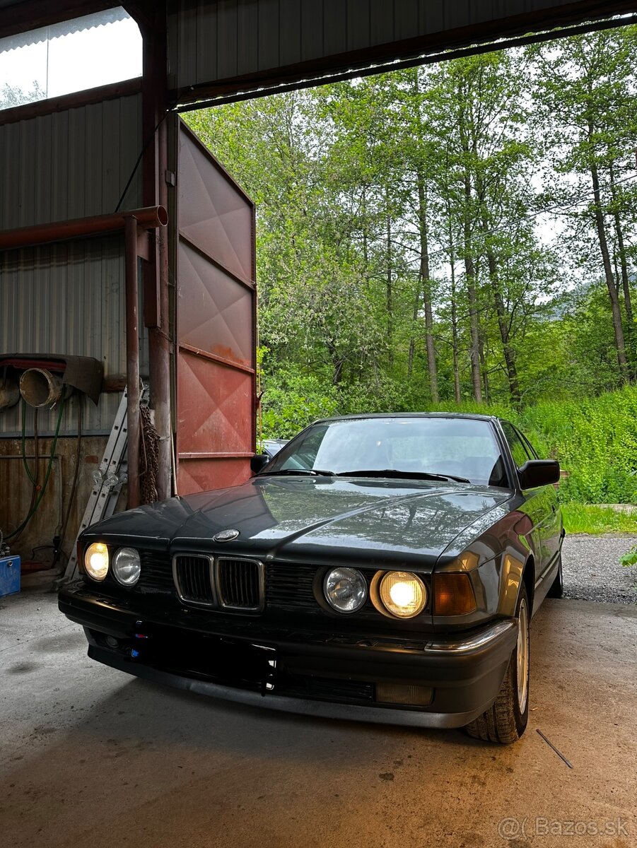 BMW E32 730i 1987