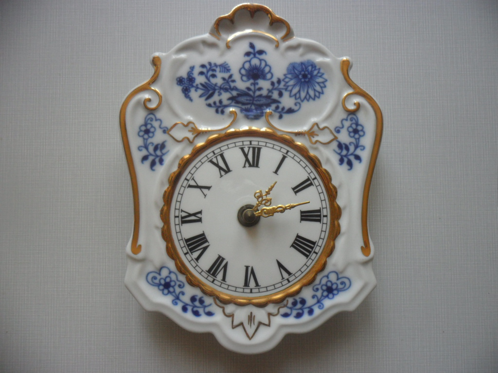 Hodiny zlatené porcelánové nástenné