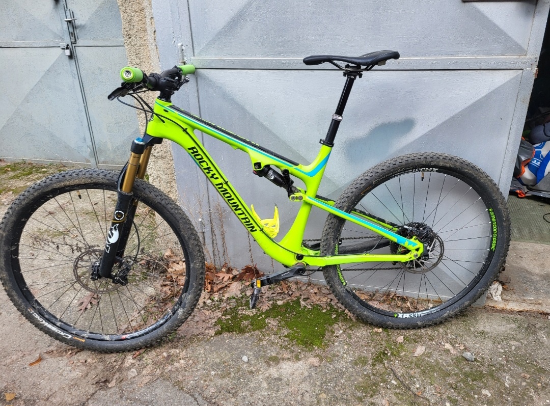 Celoodpruzeny bicykel ROCKY MOUNTAIN
