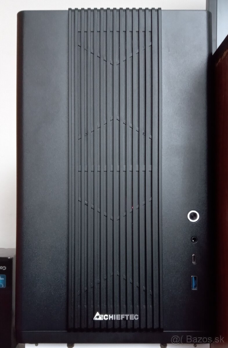 Predam Herny PC strednej triedy s velkym 8TB uloziskom.