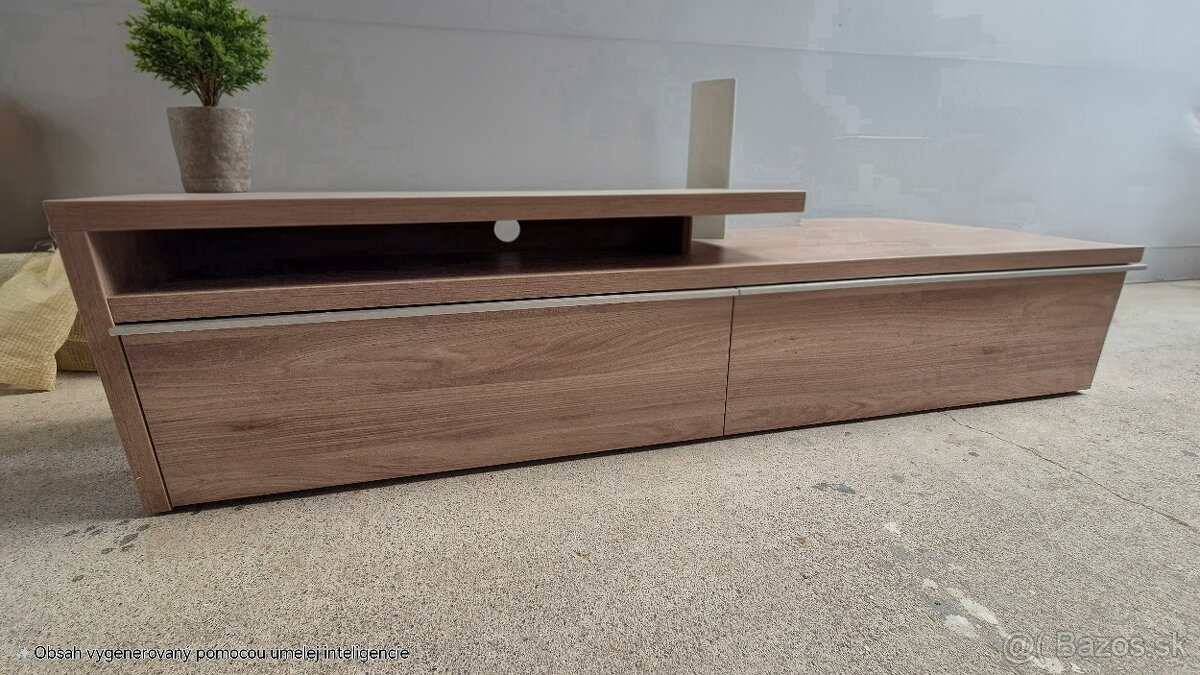 Komoda pod TV