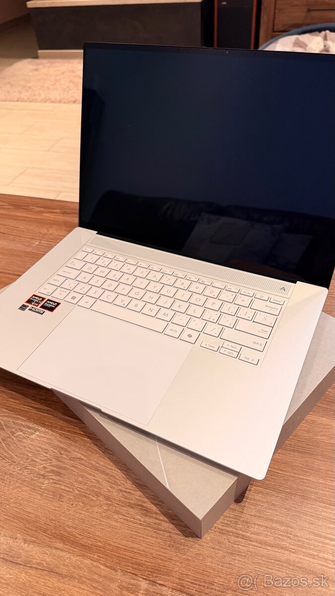 Predám  ASUS Zenbook S16 OLED dotykový 2TB SSD biely