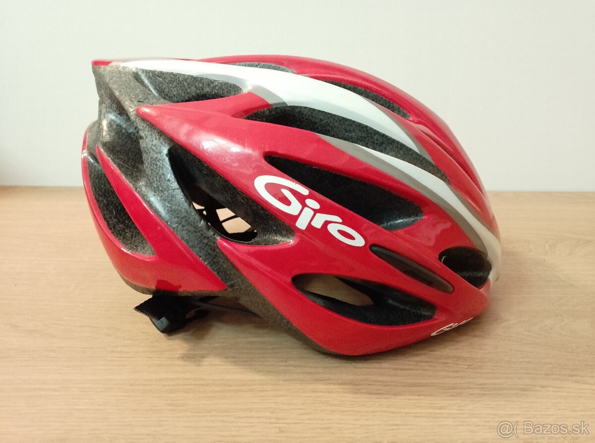 Cyklistická prilba Giro