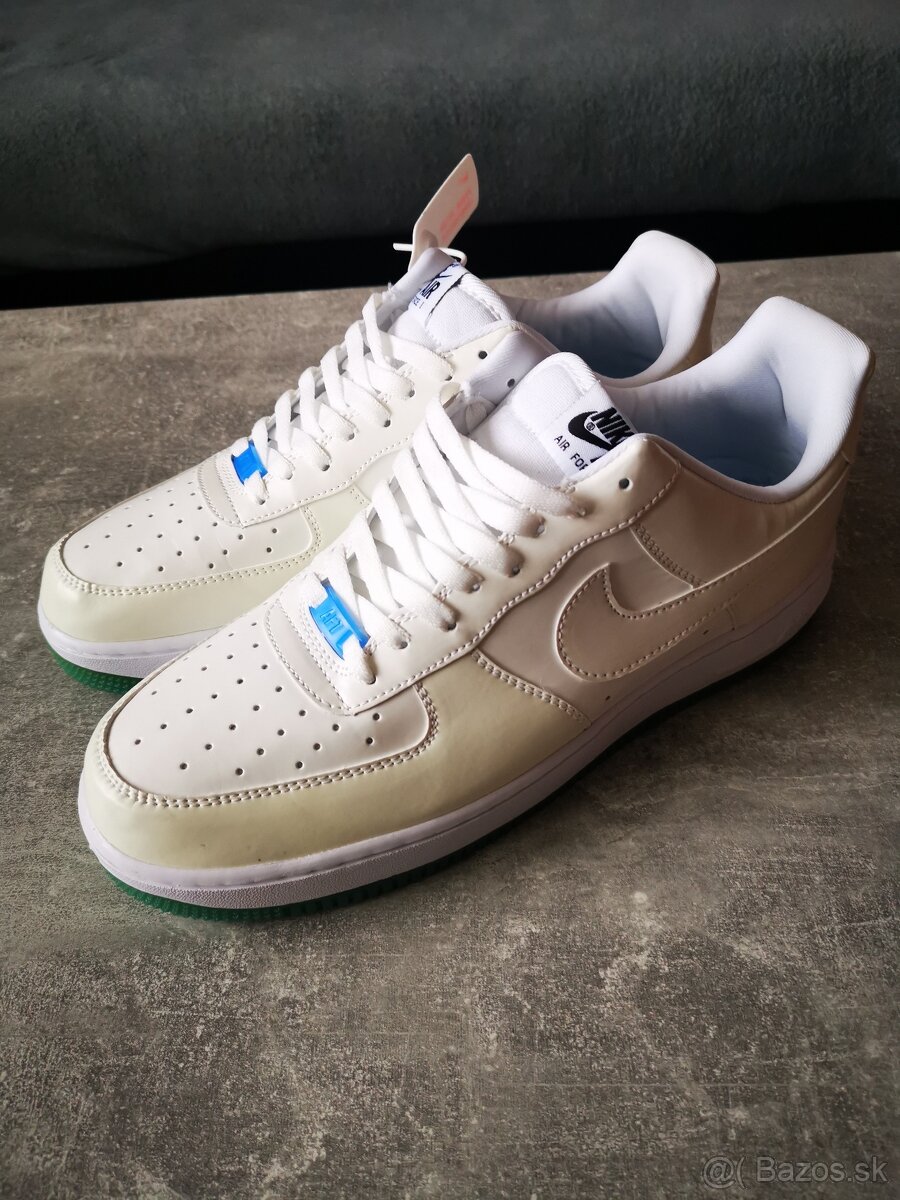NIKE AIR FORCE 1 UV REACTIVE