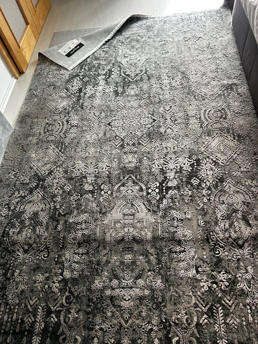 Koberec Pierre Cardin