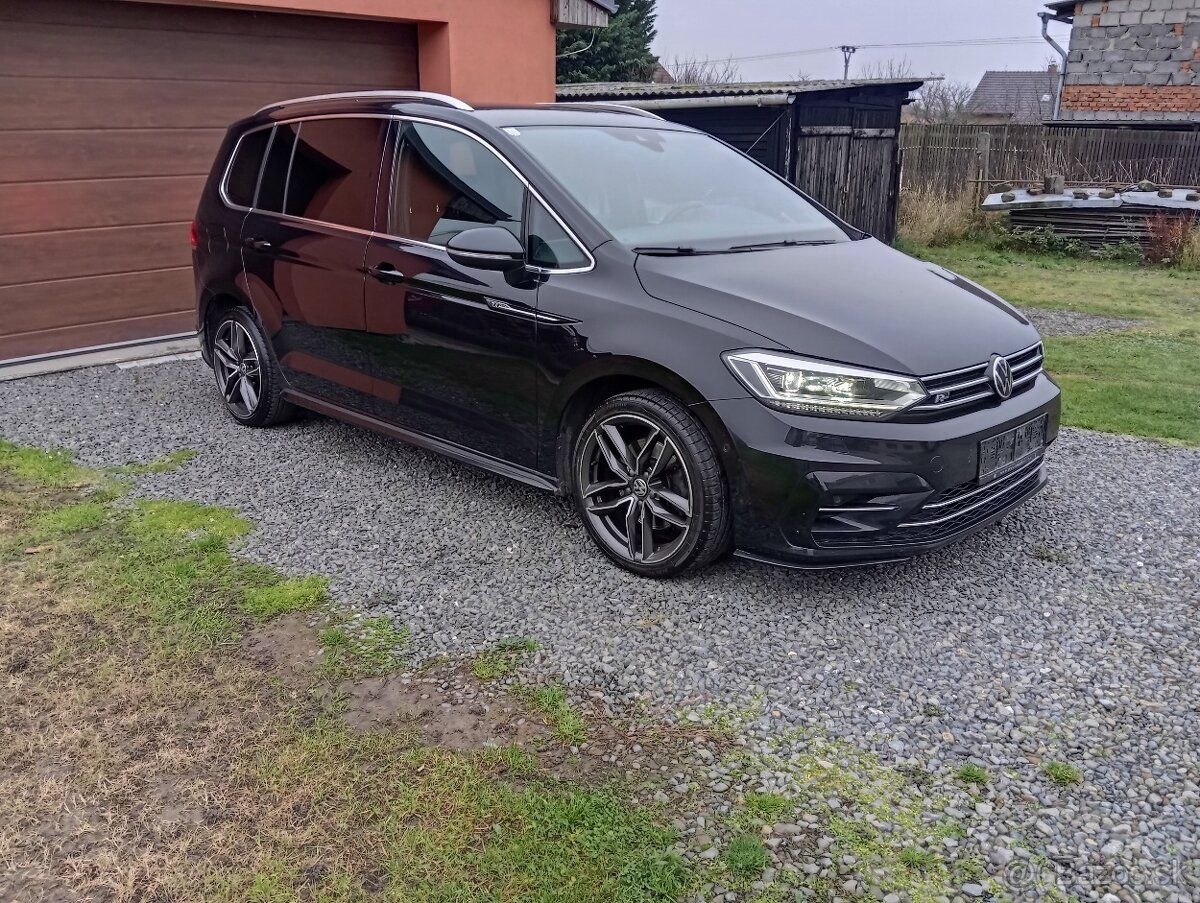 VW Touran R-Line, 7 místný DSG