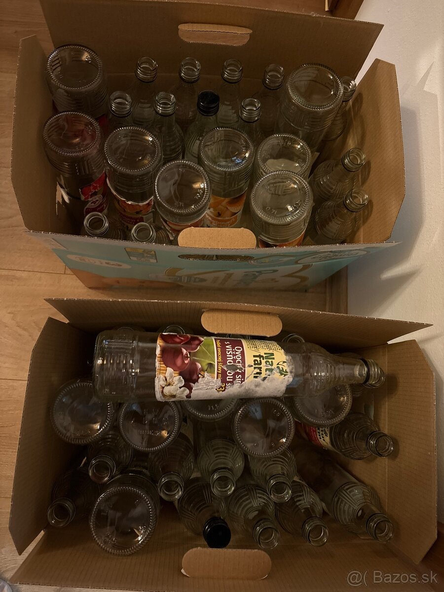 Sklené sirupové fľaše