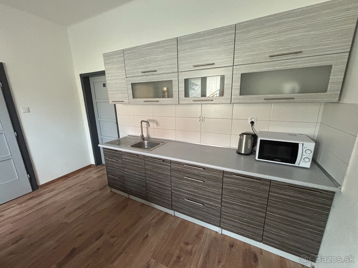 Ubytovanie pre pracovníkov len 5 min. od Šale