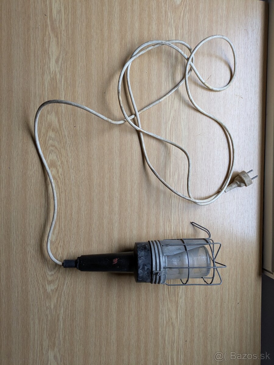 Retro lampa do pivnice alebo garáže
